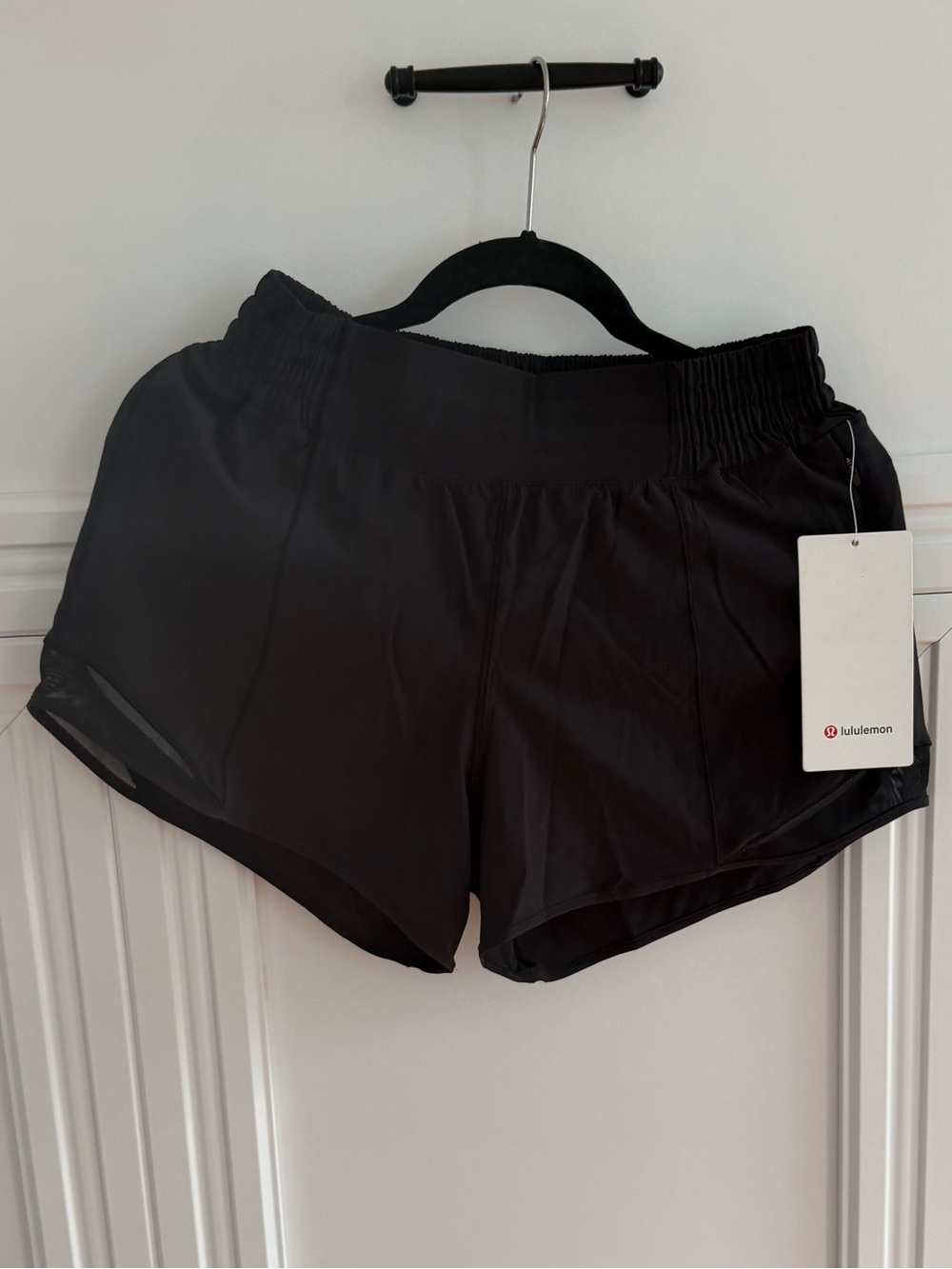 NWT Lululemon Hotty Hot High-Rise Lined Short 4" Black Size 6